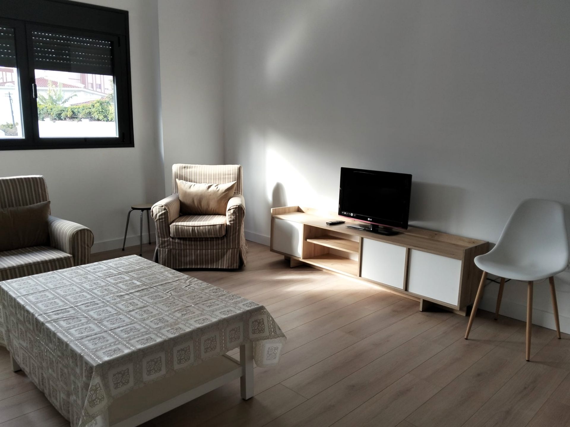 Sala d'estar de Pis de lloguer en  Santa Cruz de Tenerife Capital amb Moblat, Forn i Rentadora