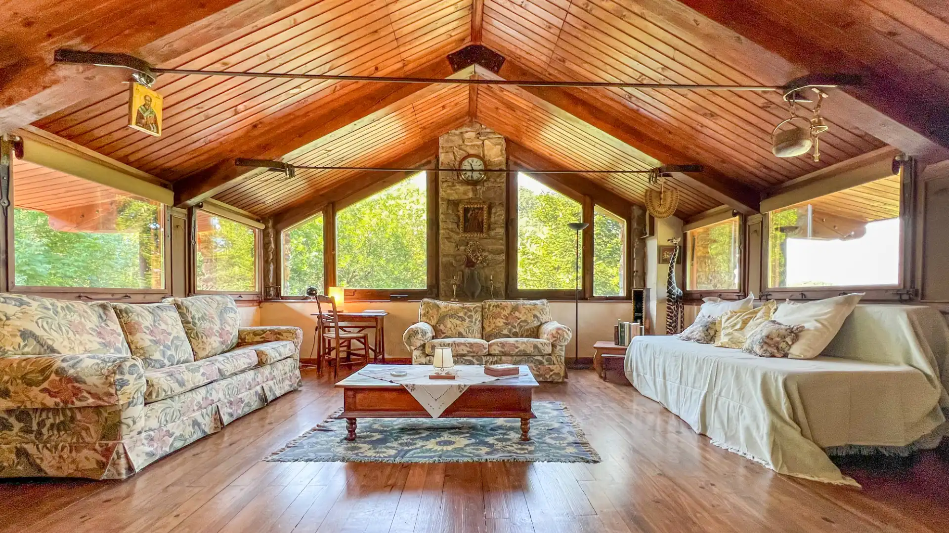 Sala d'estar de Casa o xalet en venda en Benasque amb Calefacció, Jardí privat i Parquet