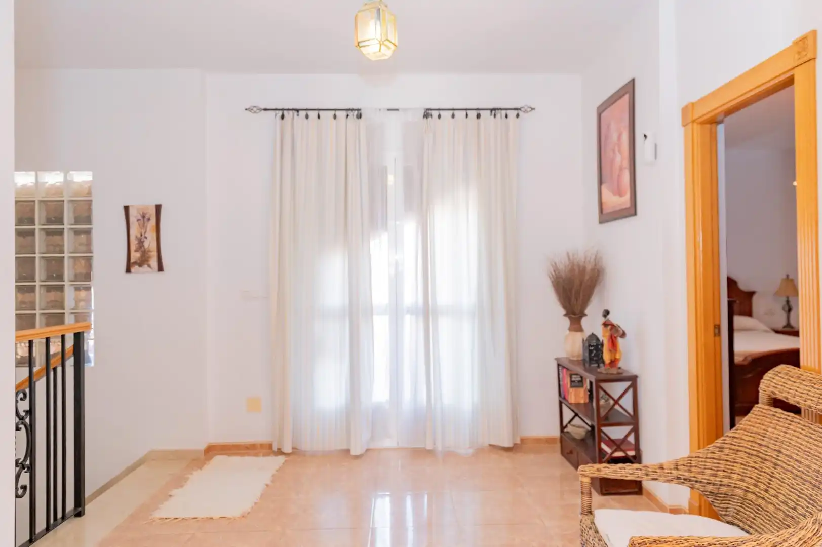 Sala d'estar de Casa o xalet en venda en Cuevas Bajas amb Aire condicionat, Terrassa i Traster