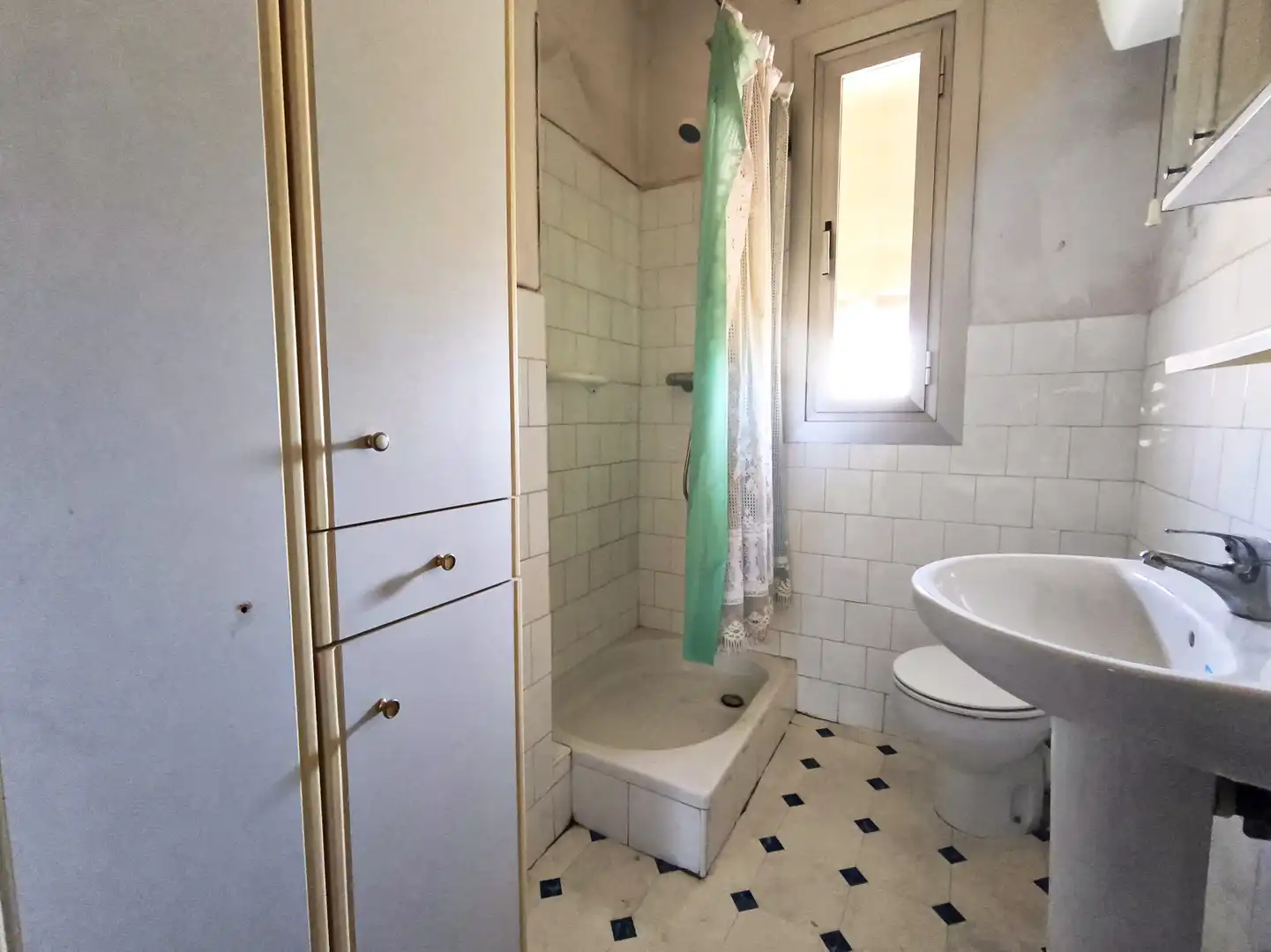 Bathroom of Flat for sale in  Logroño  with Parquet flooring