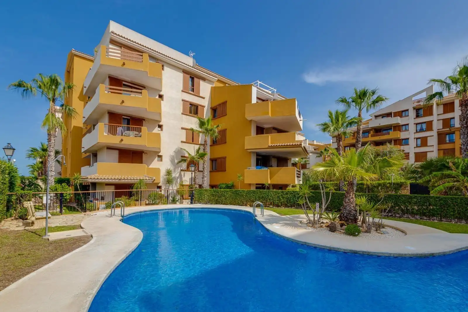 Apartments for sale in Calle C. Mar de Fondo, 2, Punta Prima