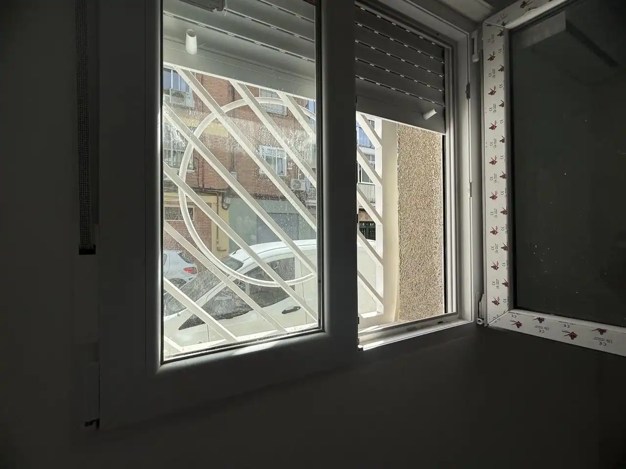 Vista exterior de Planta baixa en venda en Madrid amb Aire condicionat