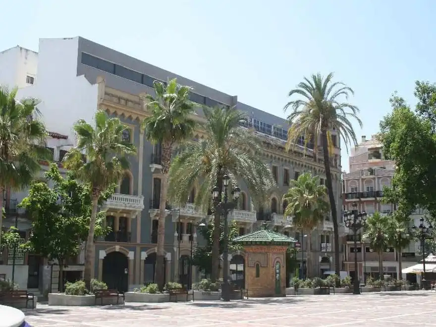 Vista exterior de Local de alquiler en Huelva con Aire acondicionado, Calefacción y Internet