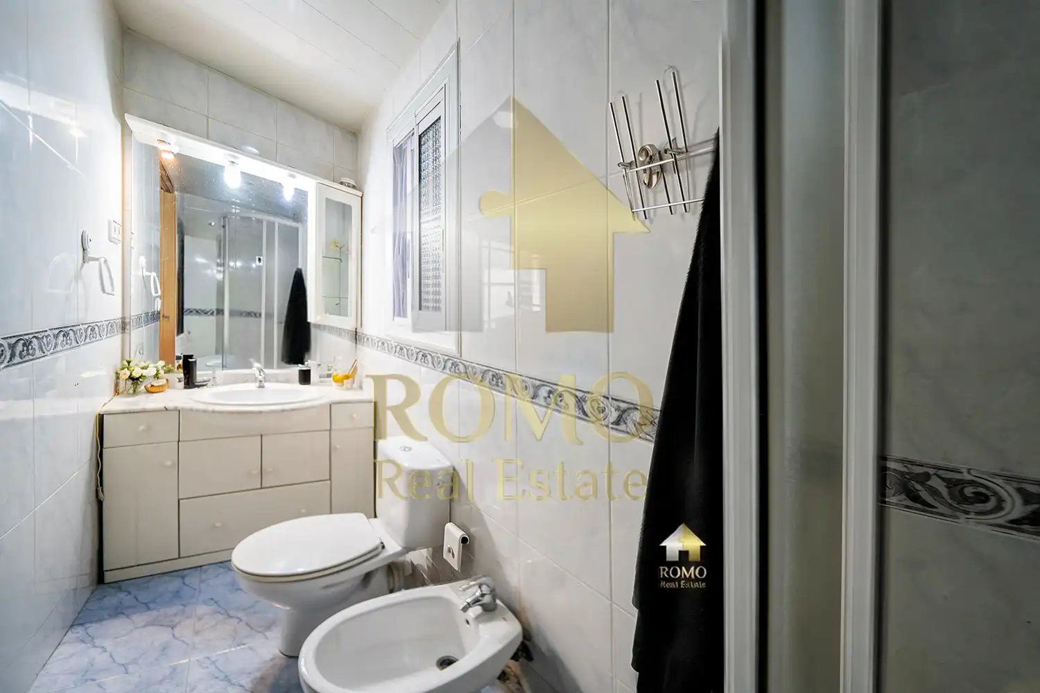 Badezimmer von Dachboden zum Verkauf in Barberà del Vallès mit Terrasse und Balkon