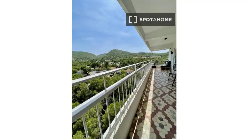 Exterior view of Flat for rent in Gilet  with Air Conditioner, Heating and Furnished