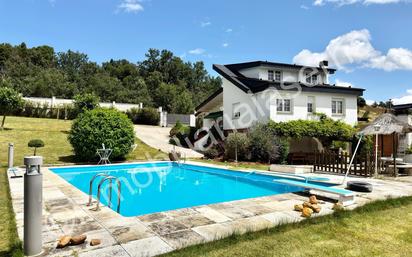 Piscina de Casa o xalet en venda en San Andrés del Rabanedo amb Terrassa i Piscina