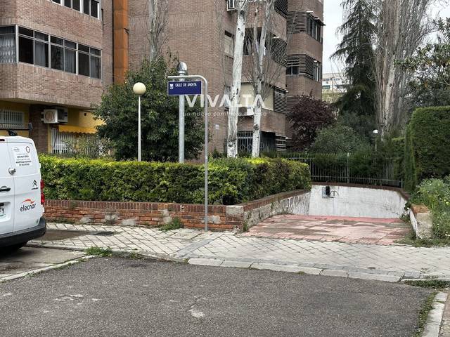 Garaje en Venta en Anoeta en Los Ángeles