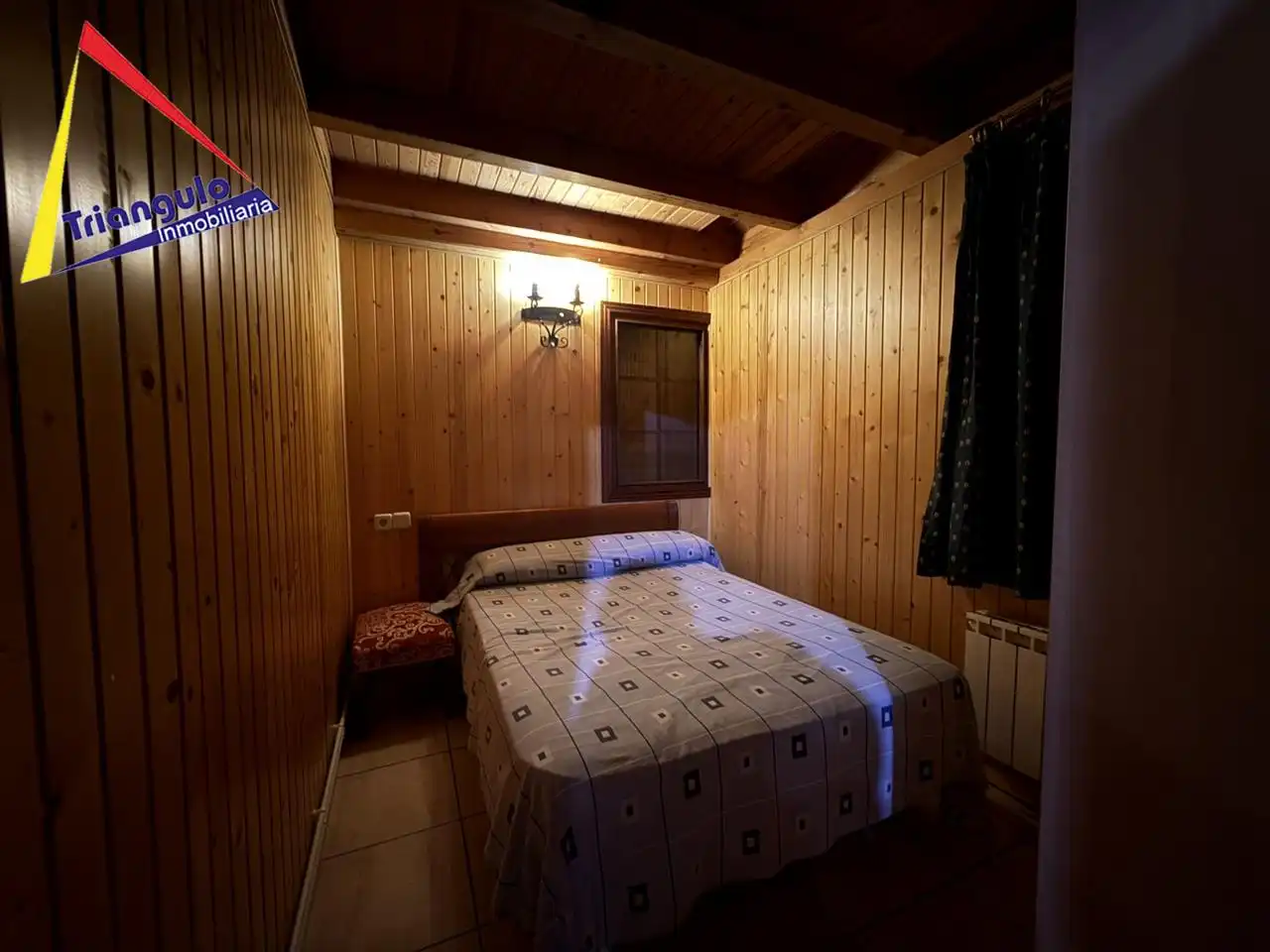 Dormitori de Casa o xalet en venda en Santa María la Real de Nieva amb Calefacció i Jardí privat