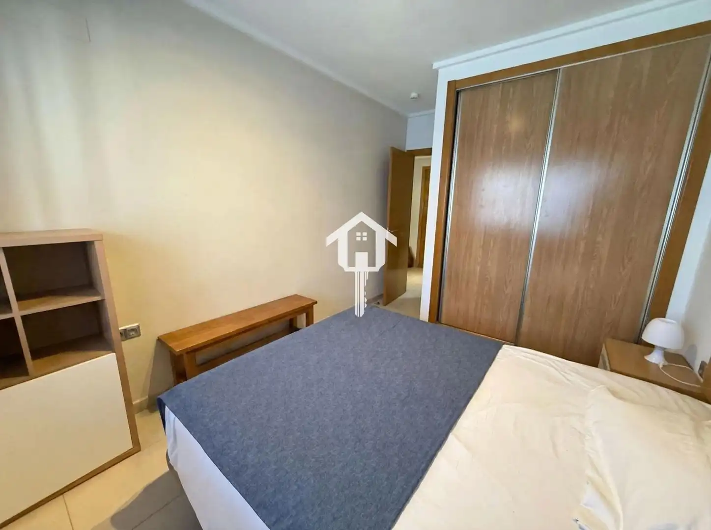 Habitación de Piso en venta en Alicante / Alacant con Amueblado, Balcón y Jacuzzi