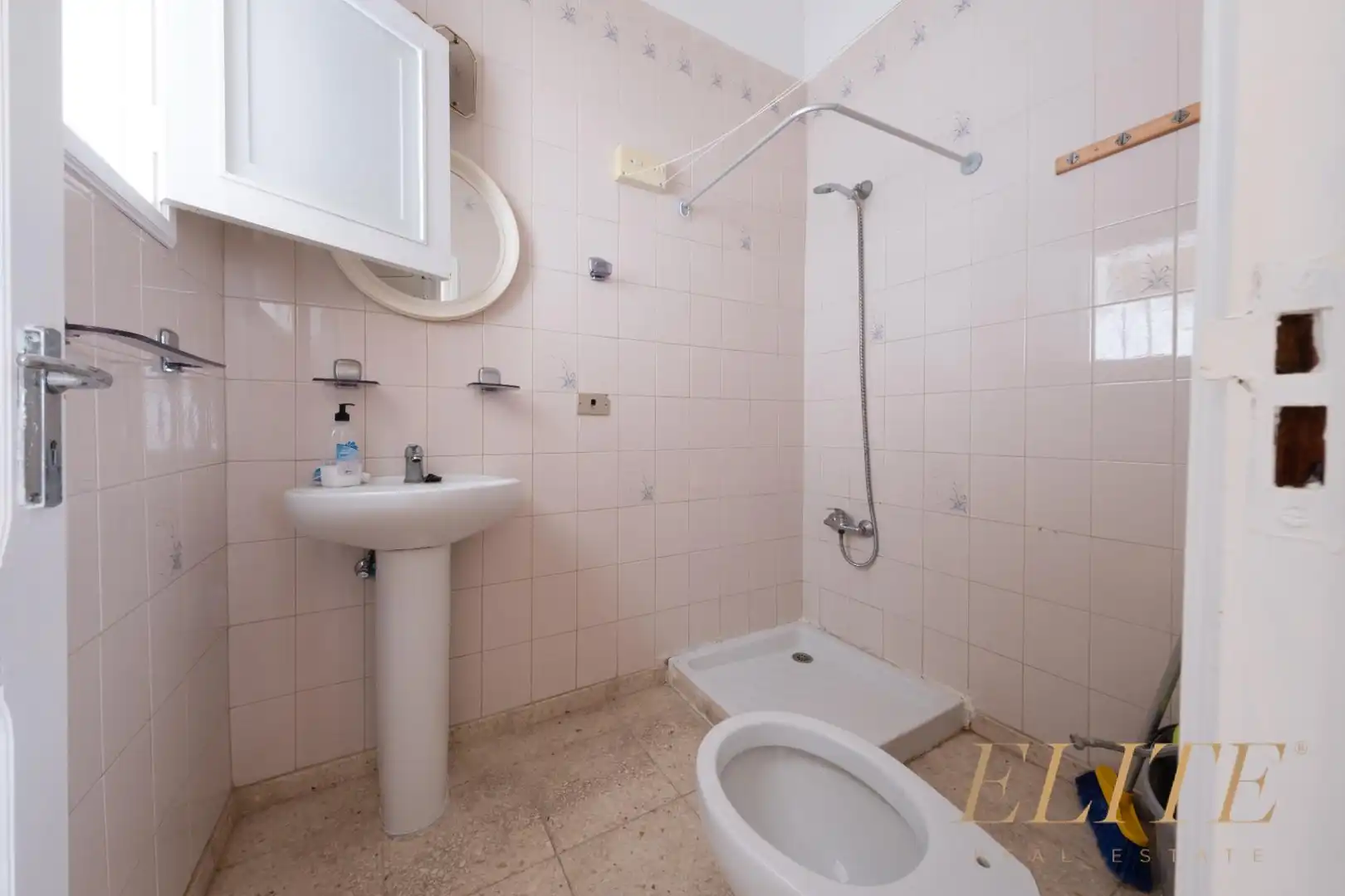 Badezimmer von Gebäude zum Verkauf in Mogán