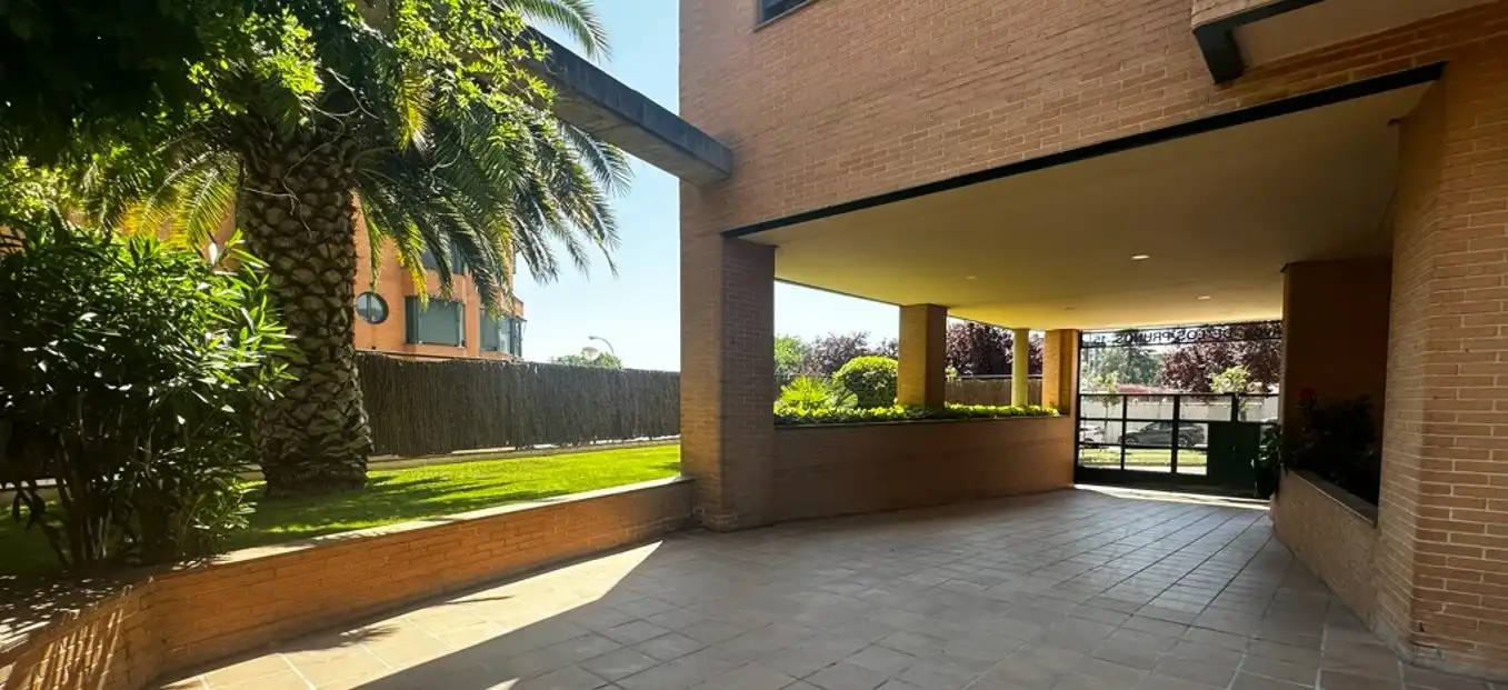 Vista exterior de Pis en venda en Madrid amb Aire condicionat, Calefacció i Parquet