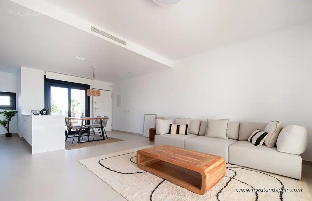 Apartament amb piscina en venda a El Pinar de Campoverde, imagen 3