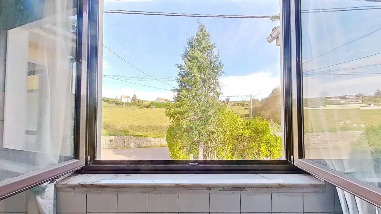 Außenansicht von Haus oder Chalet zum Verkauf in Polanco mit Heizung, Privatgarten und Terrasse