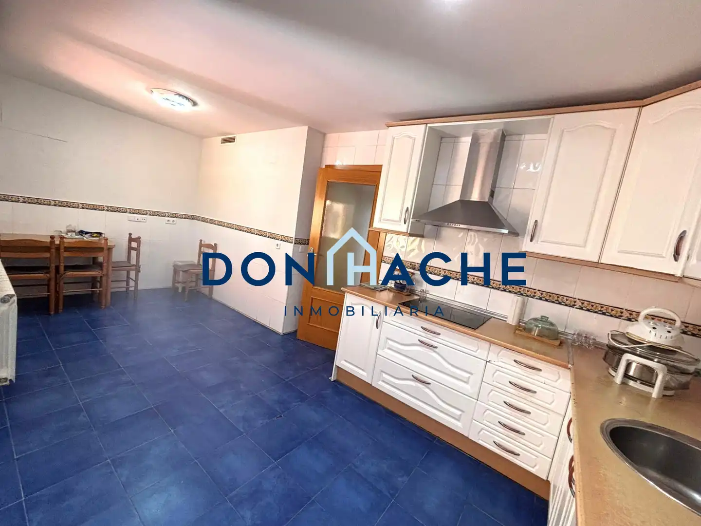 Cocina de Casa adosada en venta en Mérida con Aire acondicionado, Calefacción y Parquet