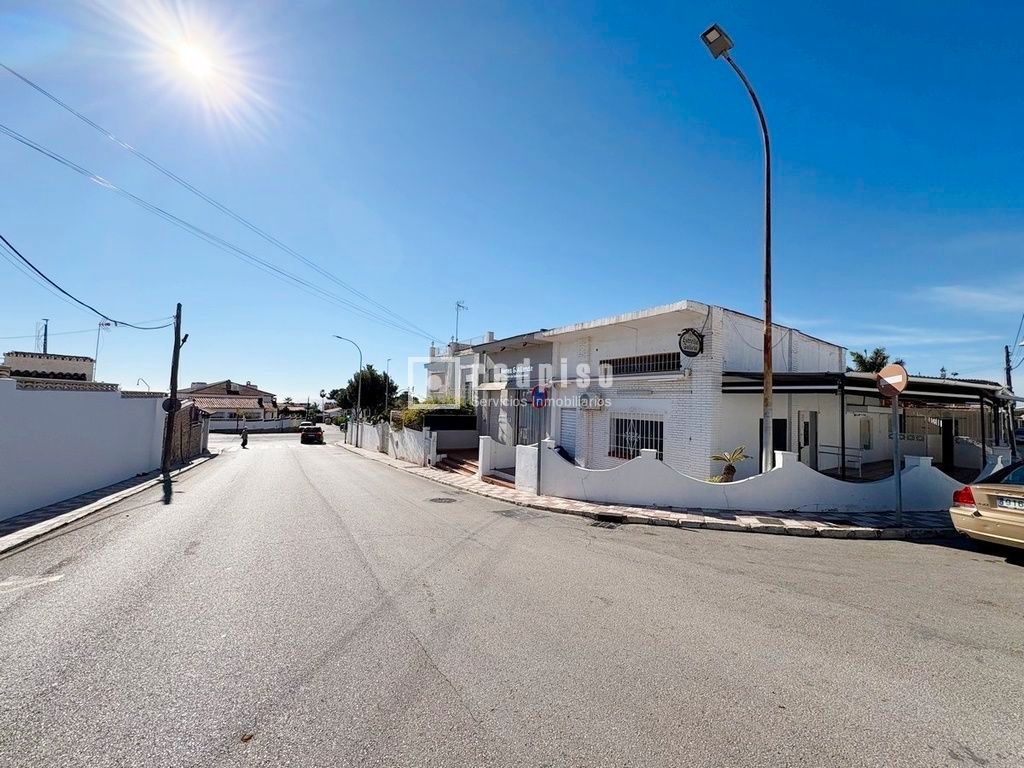 Vista exterior de Local de lloguer en Rincón de la Victoria