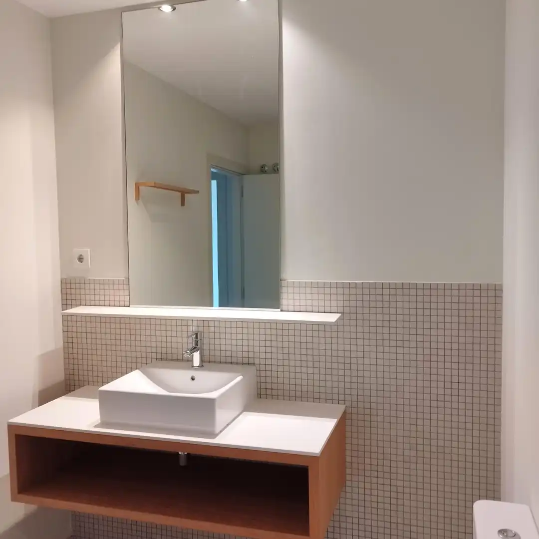 Badezimmer von Wohnung zur Miete in Barcelona mit Klimaanlage, Heizung und Möbliert