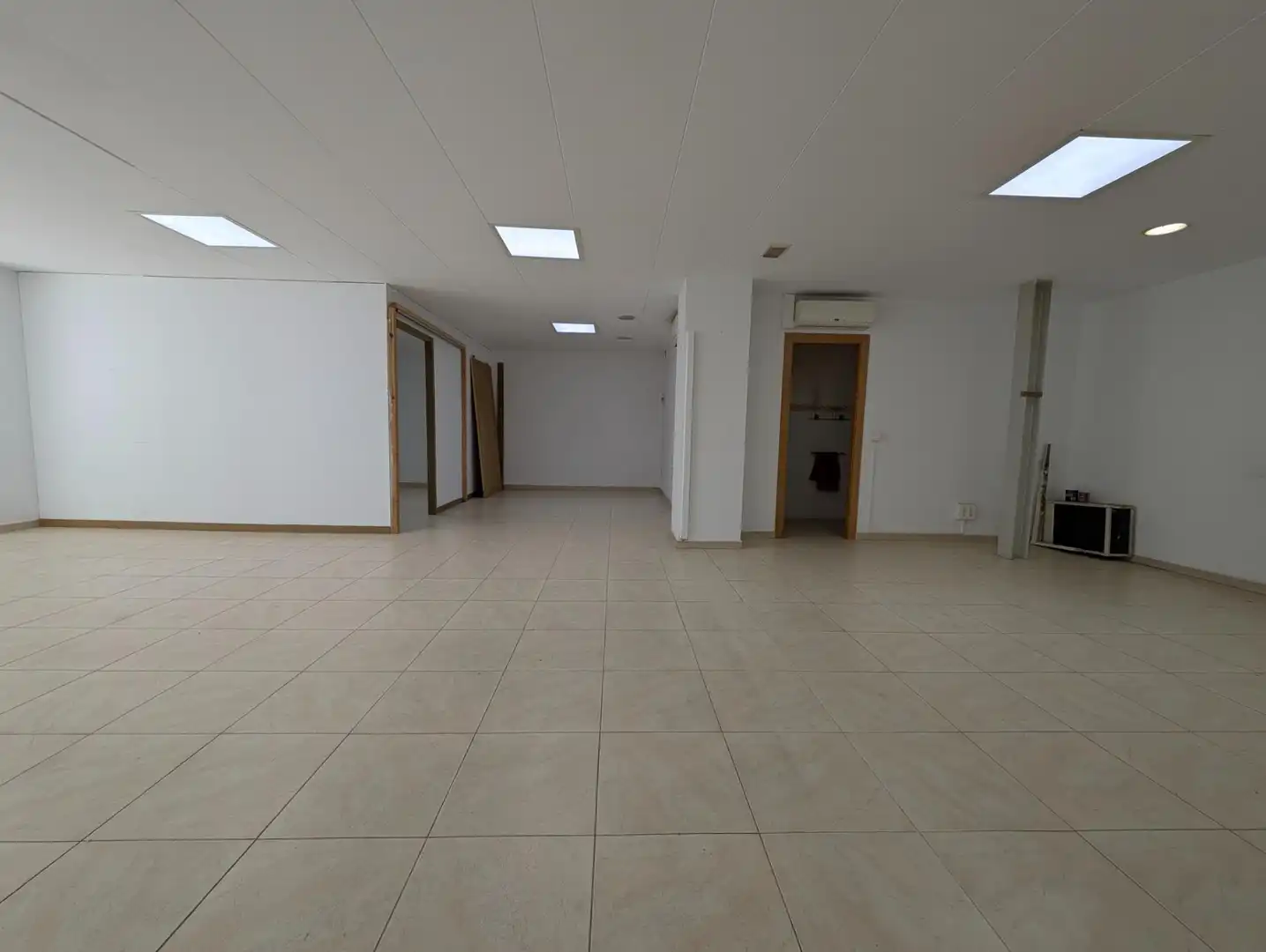 Gewerbefläche zur Miete in Carrer CRISTOFOR COLOM, imagen 7