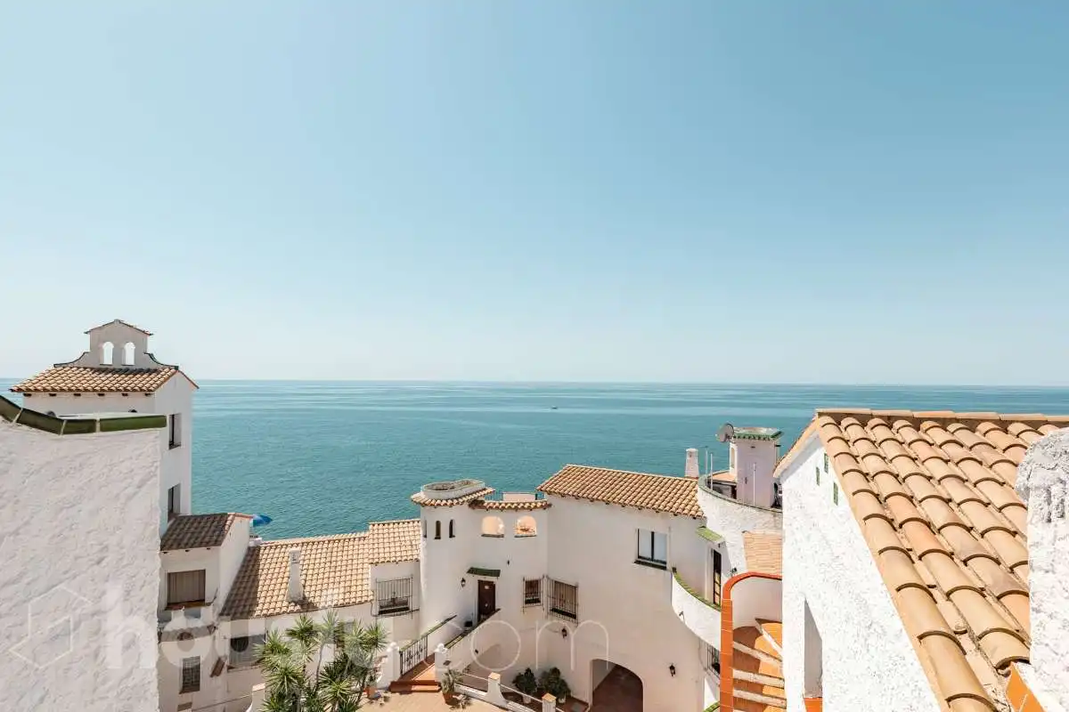 Terraza de Piso en venta en Sitges con Trastero, Amueblado y Piscina comunitaria