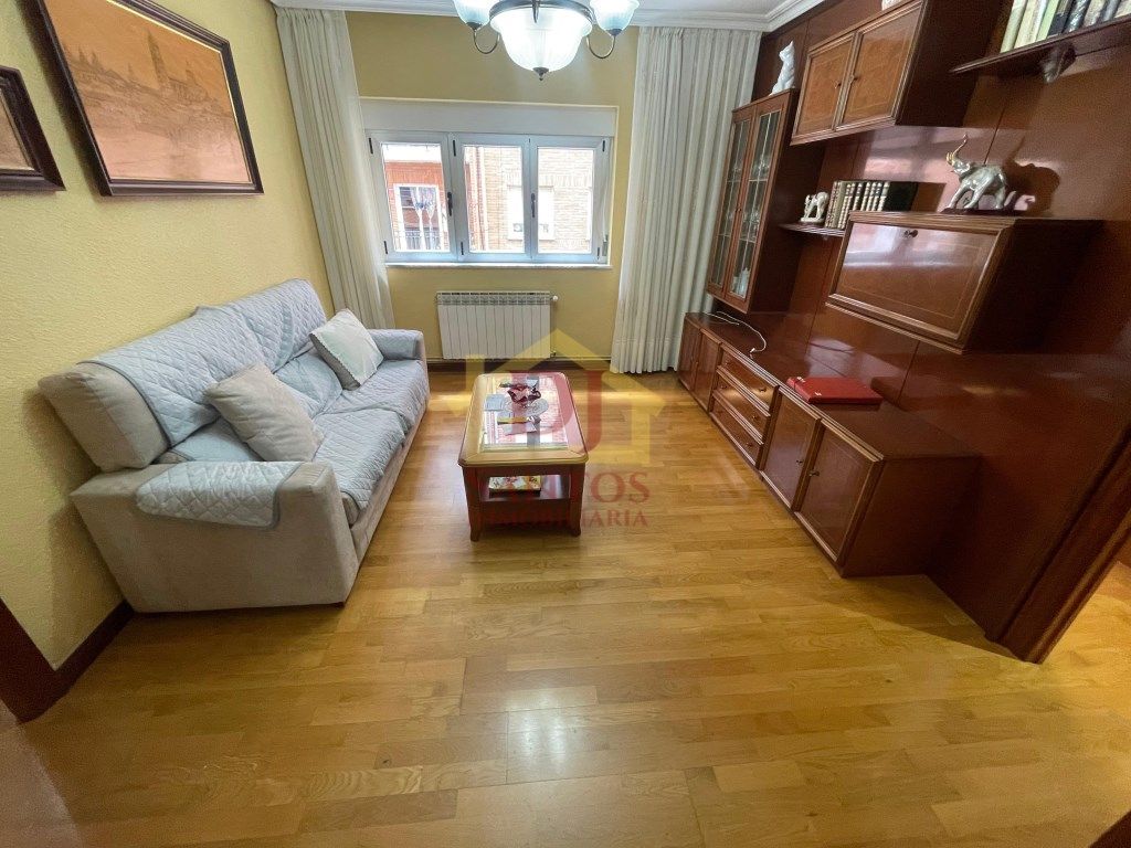 Sala d'estar de Pis en venda en Salamanca Capital