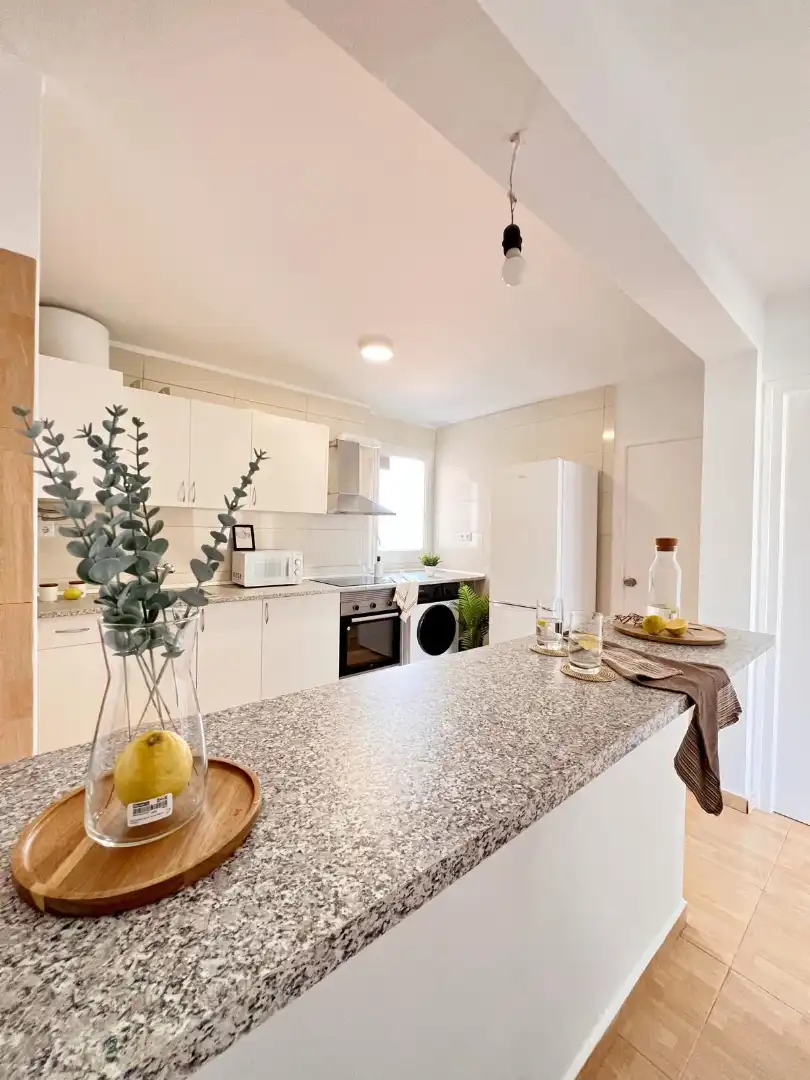 Cocina de Piso para compartir en Manresa con Amueblado, Horno y Lavadora