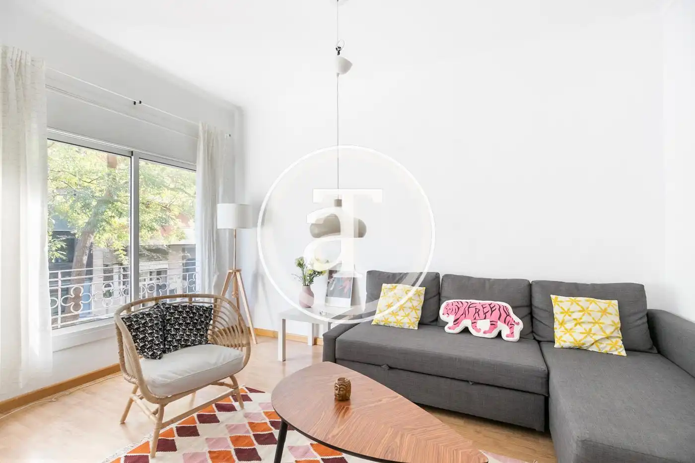 Vista exterior de Piso de alquiler en  Barcelona Capital con Aire acondicionado, Calefacción y Amueblado