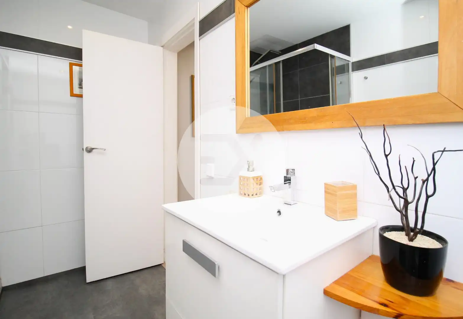 Bathroom of Flat for sale in Castelldefels  with Air Conditioner, Heating and Parquet flooring