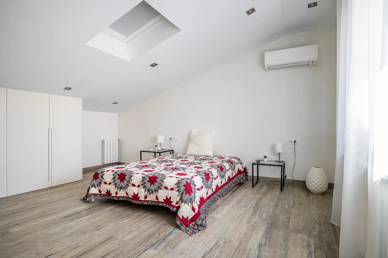 Bedroom of Houses for sale in Espartinas  with Air Conditioner, Heating and Swimming Pool