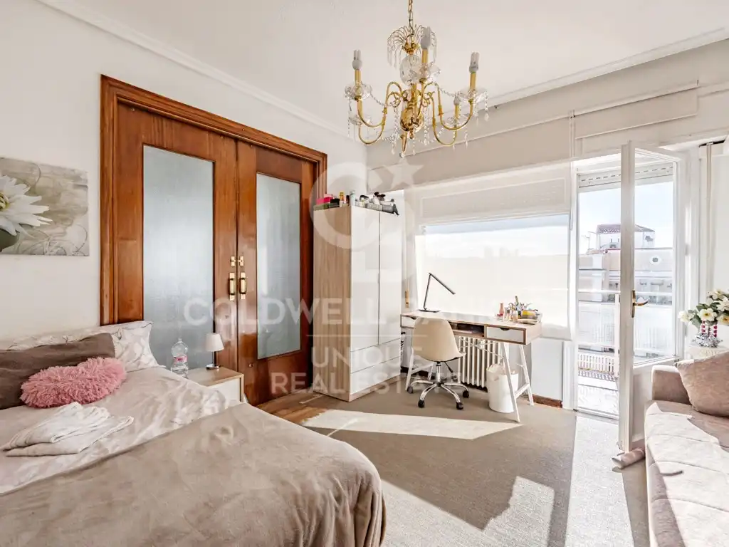 Habitación de Piso en venta en Madrid con Terraza