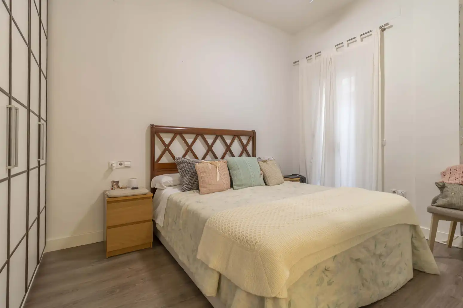 Bedroom of Flat for sale in Sevilla  with Air Conditioner, Heating and Balcony