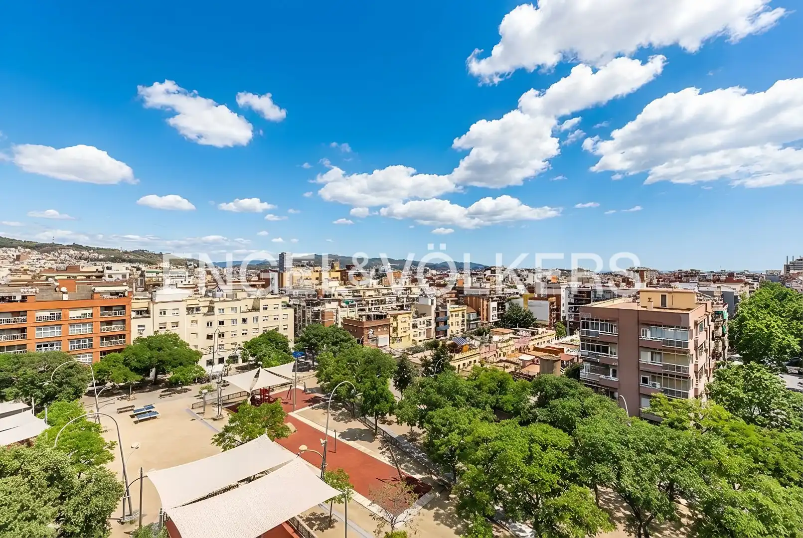 Außenansicht von Dachboden zum Verkauf in Barcelona mit Heizung, Parkett und Terrasse