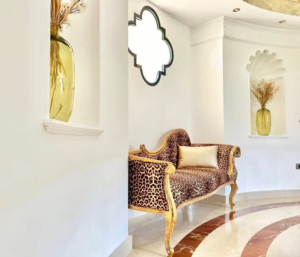 Living room of Houses for rent in Marbella  with Air Conditioner, Heating and Private garden