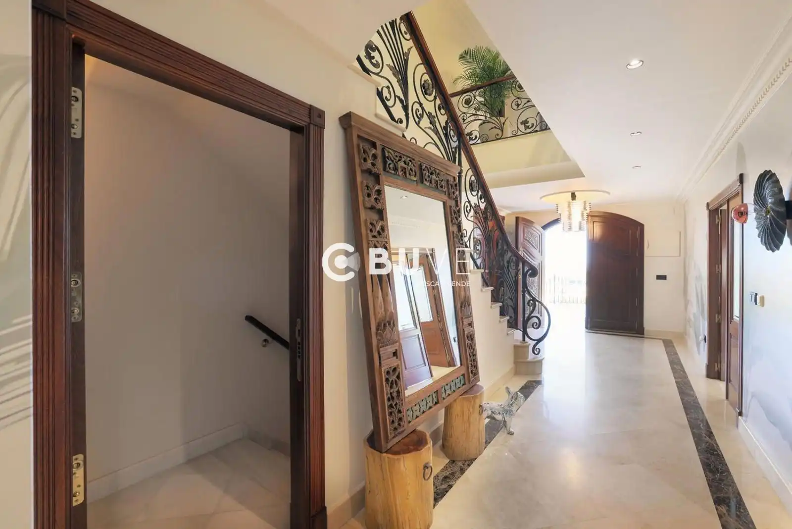 Casa adosada en venda en Tomares amb Aire condicionat, Calefacció i Jardí privat