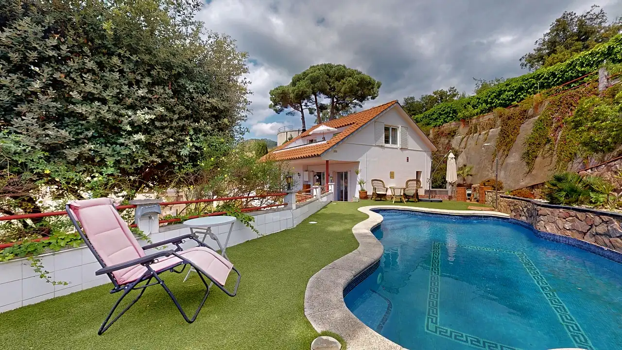 Piscina de Casa o xalet en venda en Arenys de Munt amb Calefacció, Jardí privat i Terrassa
