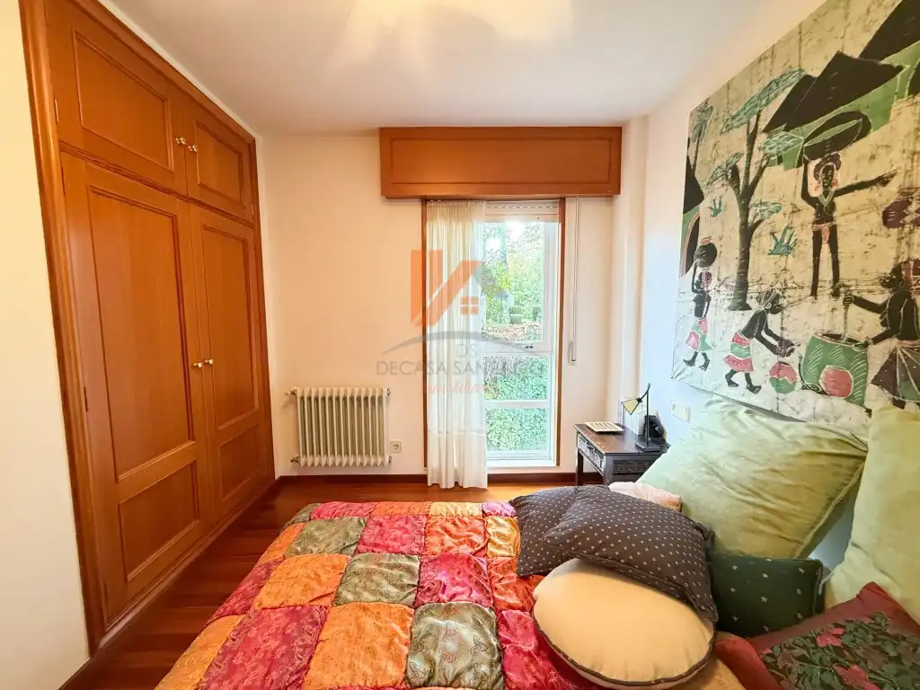 Habitación de Casa adosada en venta en Brión con Jardín privado, Terraza y Piscina