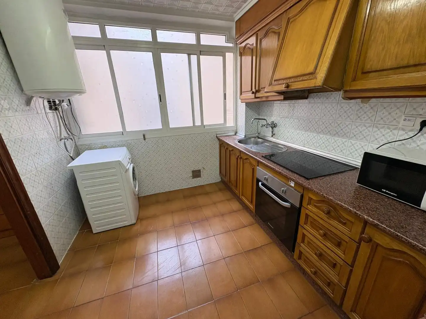 Flat for rent in Calle manuel ruiz magro, Carrús Este