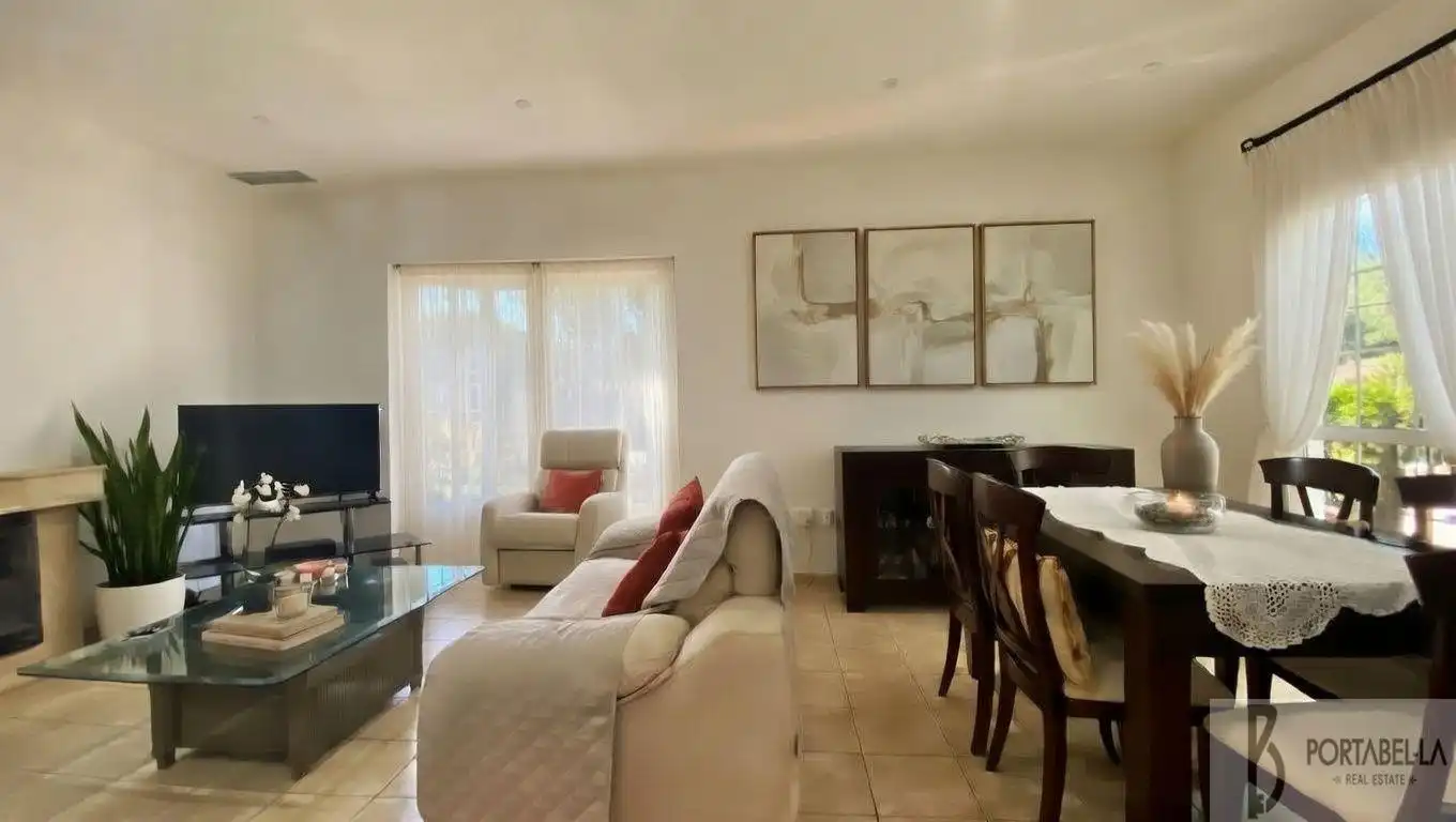 Sala d'estar de Casa o xalet en venda en El Puerto de Santa María amb Aire condicionat, Traster i Piscina