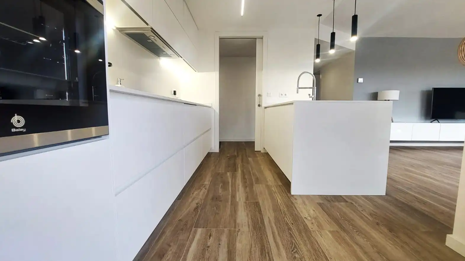 Cuina de Pis en venda en Vic amb Aire condicionat, Calefacció i Terrassa