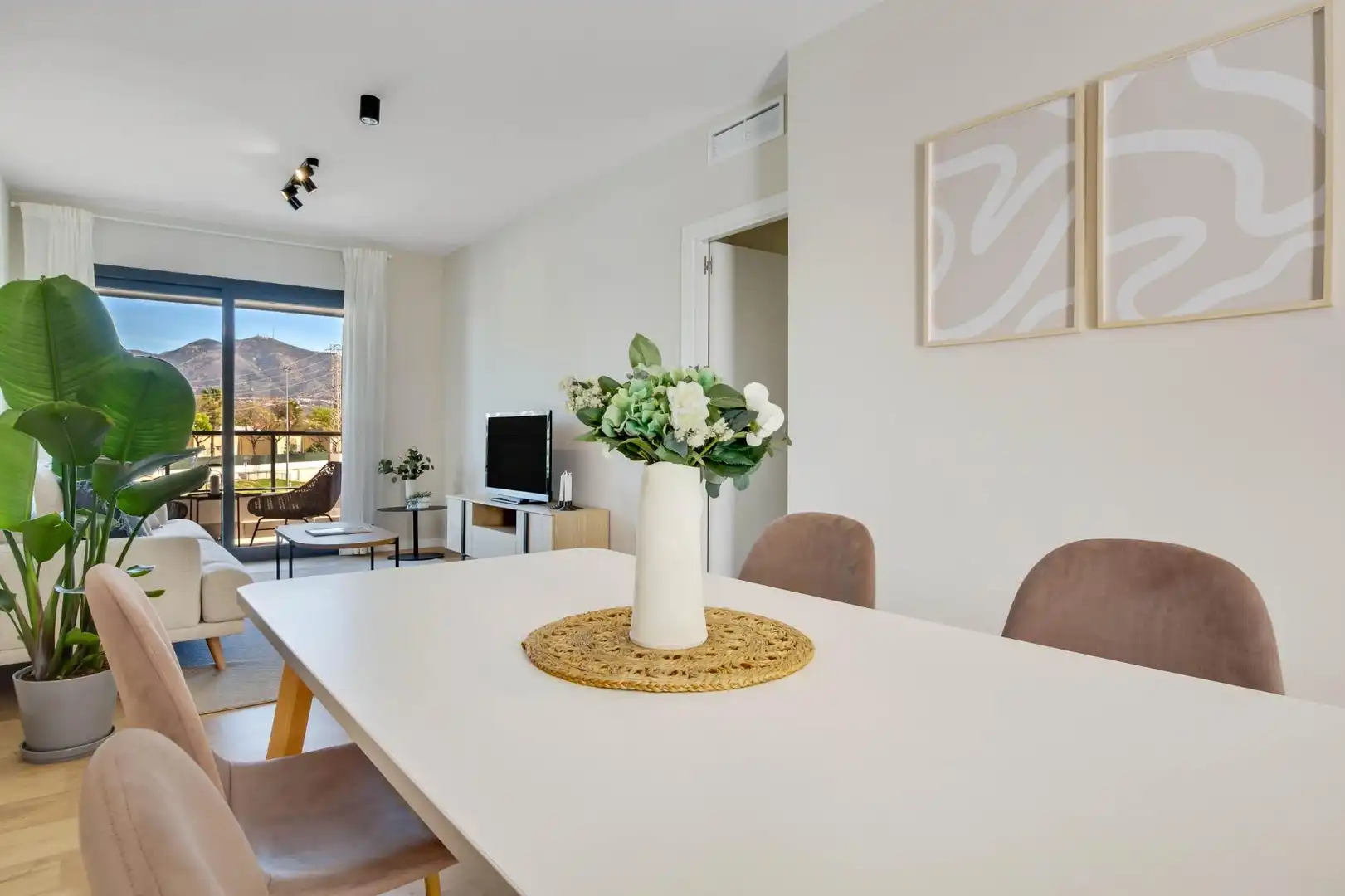 Menjador de Apartament en venda en Mijas amb Aire condicionat, Terrassa i Traster