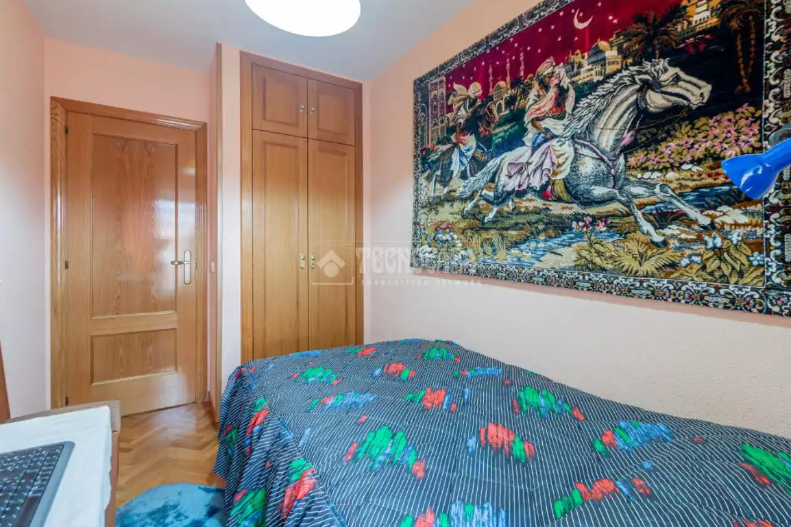 Habitación de Piso en venta en Madrid con Trastero y Amueblado