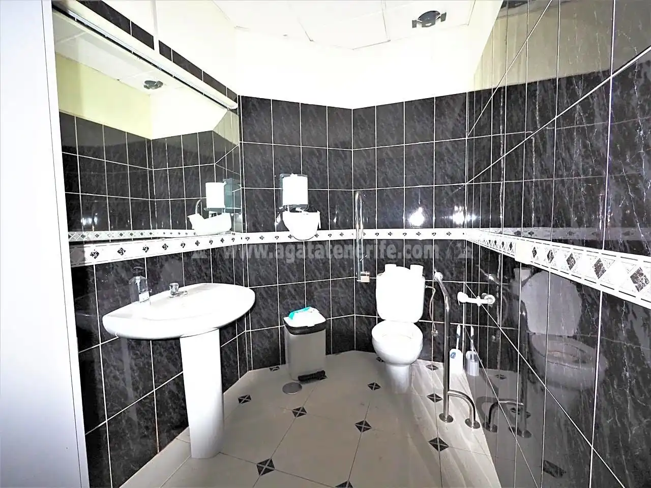Bathroom of Office for sale in Icod de los Vinos