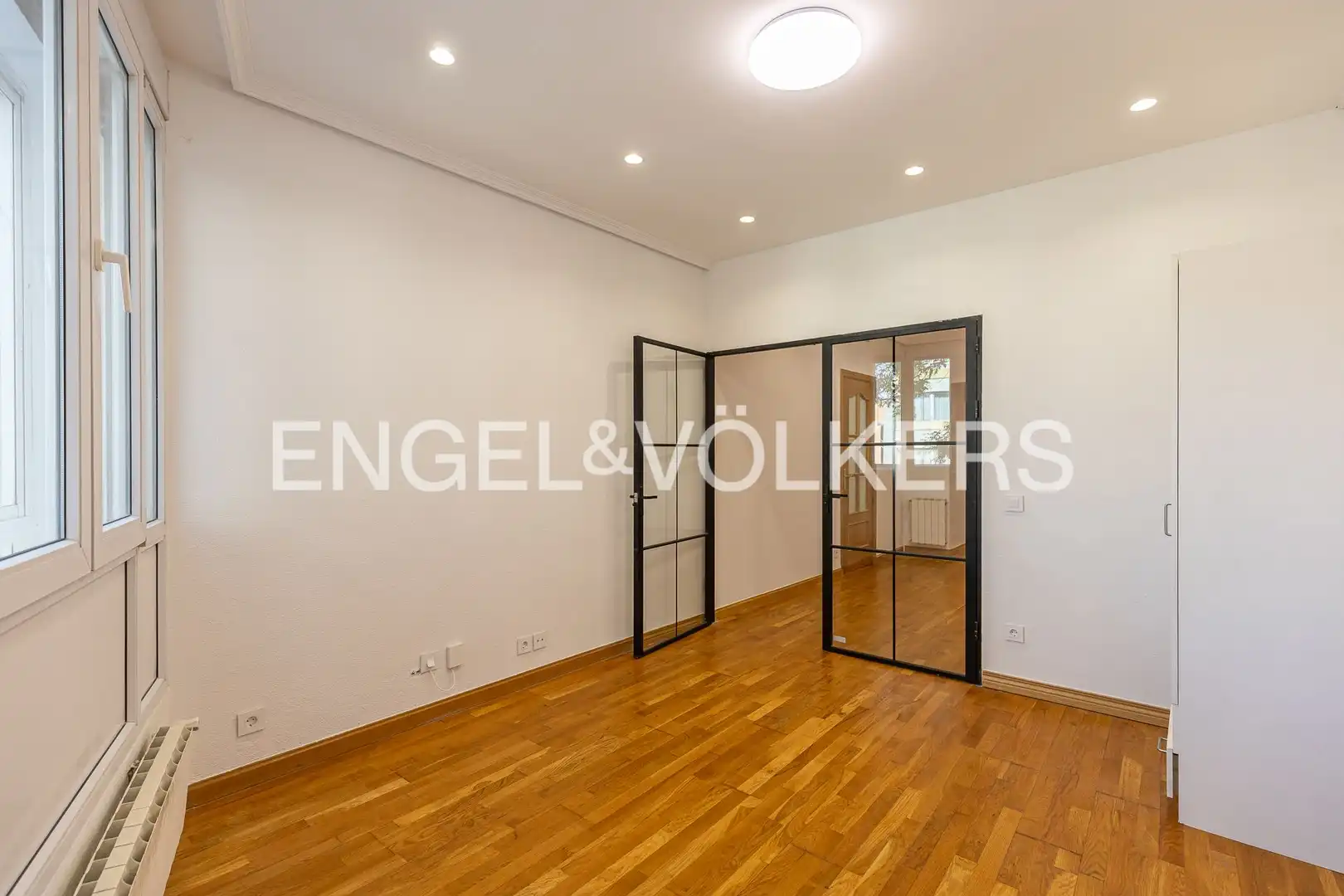Flat for rent in Madrid  with Heating