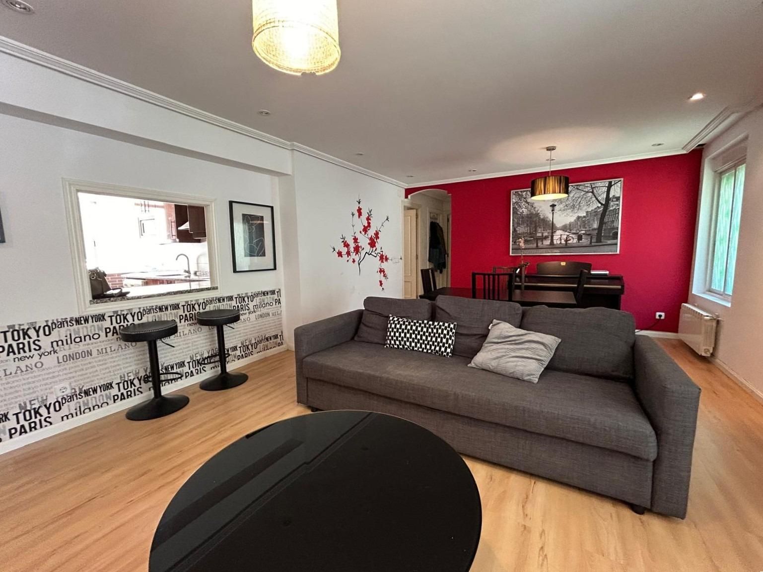 Sala de estar de Piso en venta en  Madrid Capital con Calefacción y Trastero
