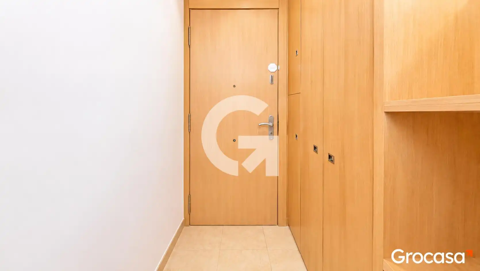 Wohnung zum Verkauf in Vilanova i la Geltrú mit Klimaanlage, Terrasse und Ofen