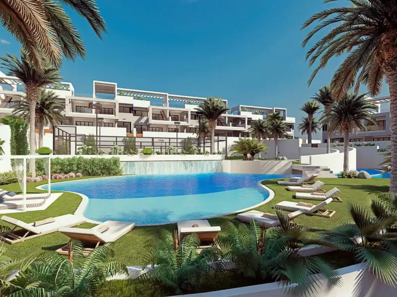 Bungalow amb piscina en venda a Avenida Denia s/n