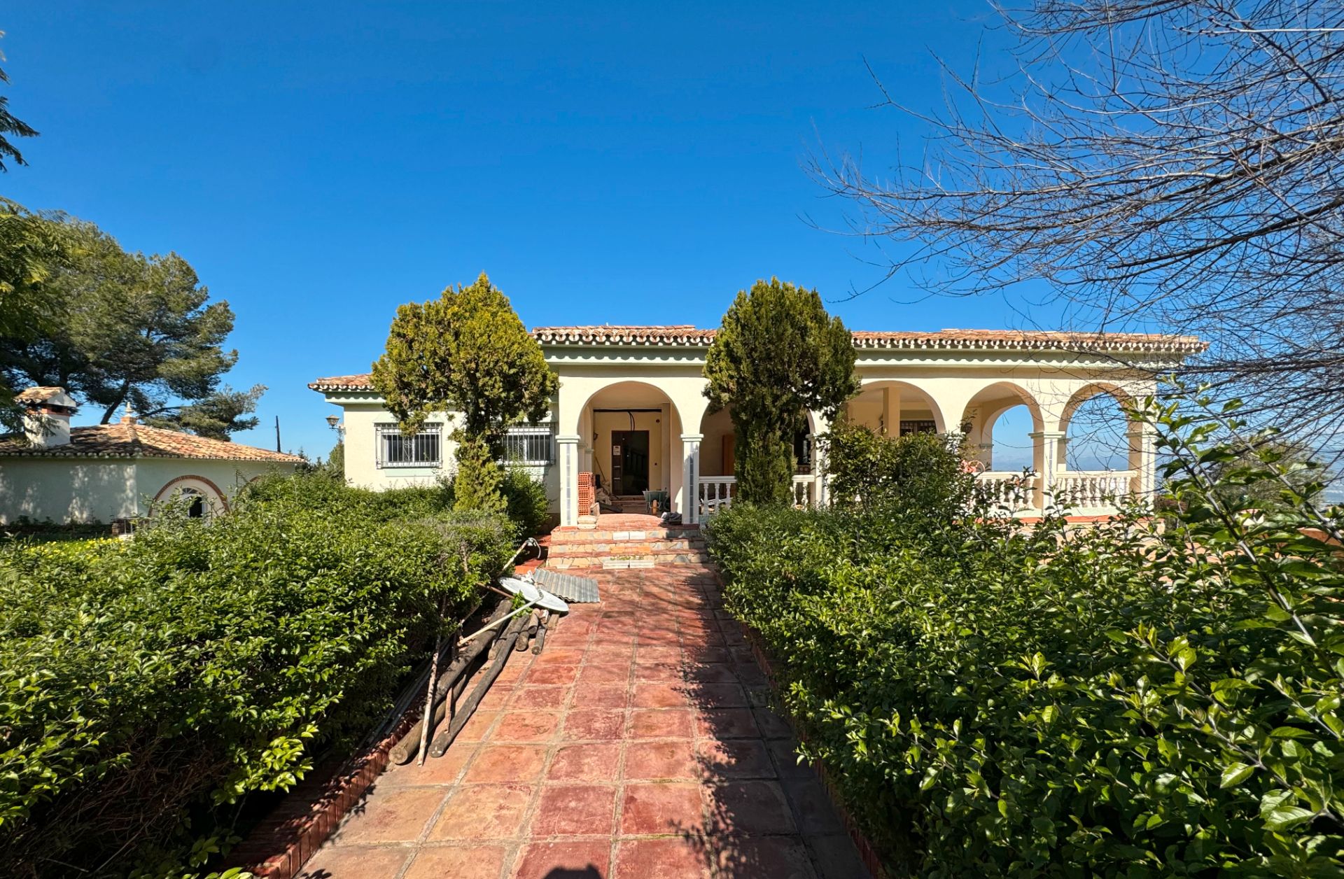 Vista exterior de Casa o chalet en venta en Alhaurín de la Torre con Jardín privado, Terraza y Trastero