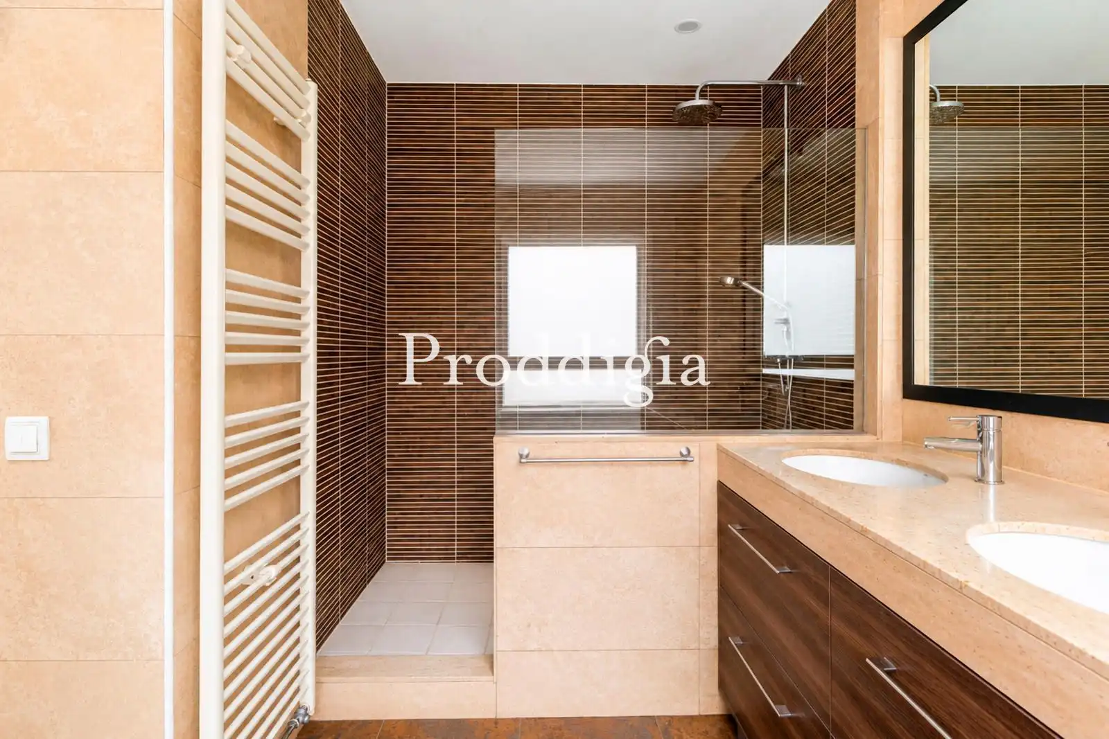 Baño de Casa adosada en venta en Sant Cugat del Vallès con Terraza, Piscina y Piscina comunitaria