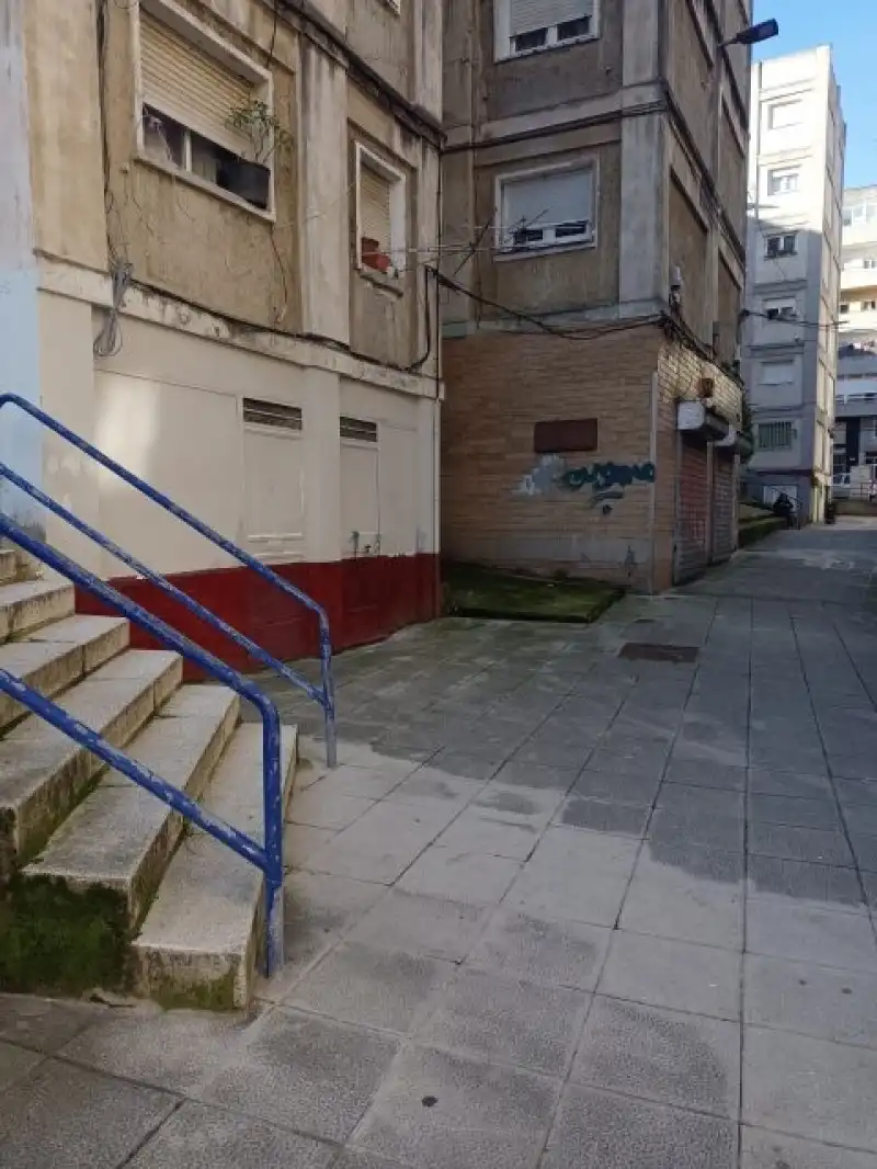Vista exterior de Local en venta en Santander
