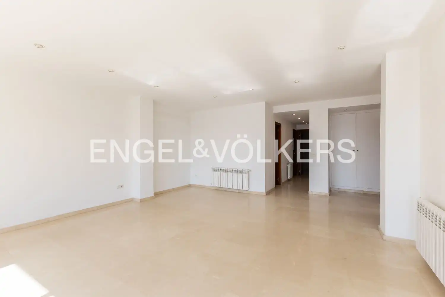 Piso de alquiler en Valencia con Aire acondicionado, Calefacción y Trastero