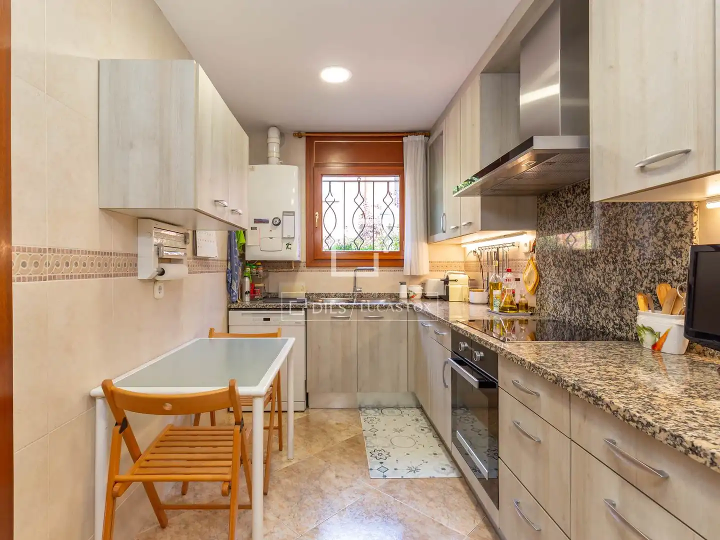 Cocina de Casa o chalet en venta en Sant Just Desvern con Aire acondicionado, Calefacción y Jardín privado