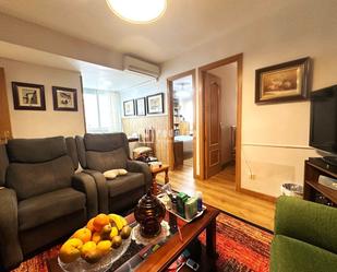 Living room of Flat for sale in  Madrid Capital